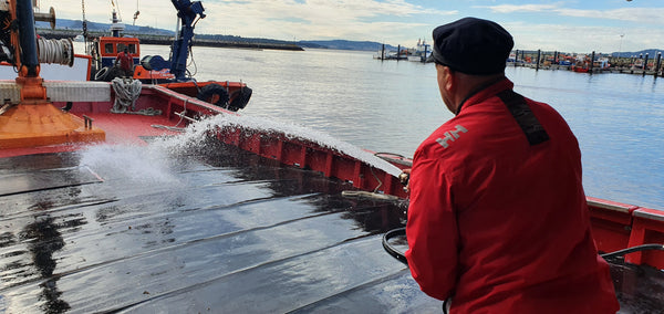 Visitando las bateas de ostras con Mariscos Laureano