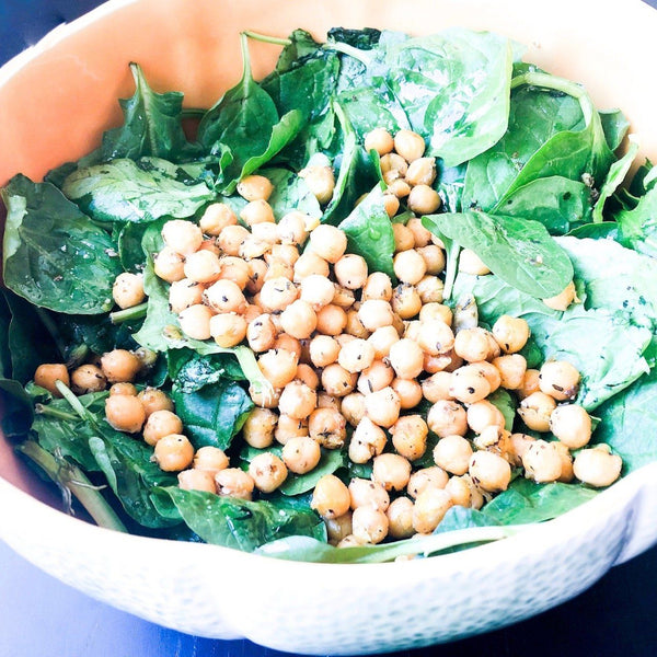 ENSALADA DE ESPINACA FRESCA Y GARBANZOS ESPECIADOS